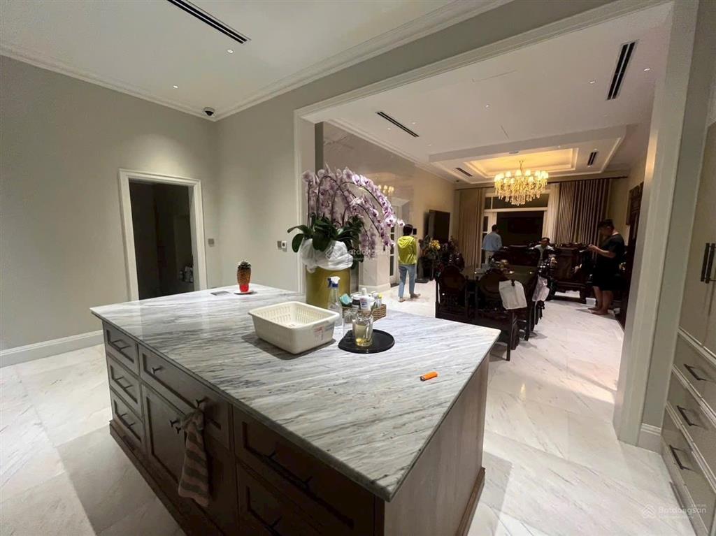 Hạ 16 tỷ!!! villa mặt tiền trục đường nguyên thủ quốc gia ở (8m x 20m) được xây cao