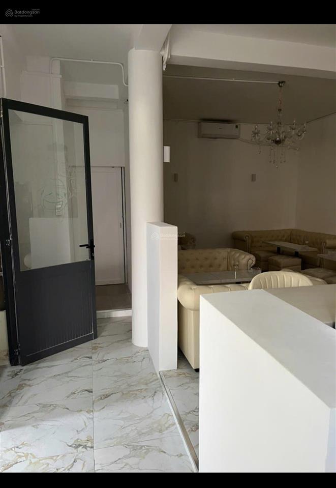 Mặt tiền đường nguyễn thị minh khai p. sài gòn q1 (9.5mx8m) trệt 2 lầu, dòng tiền 80tr/tháng