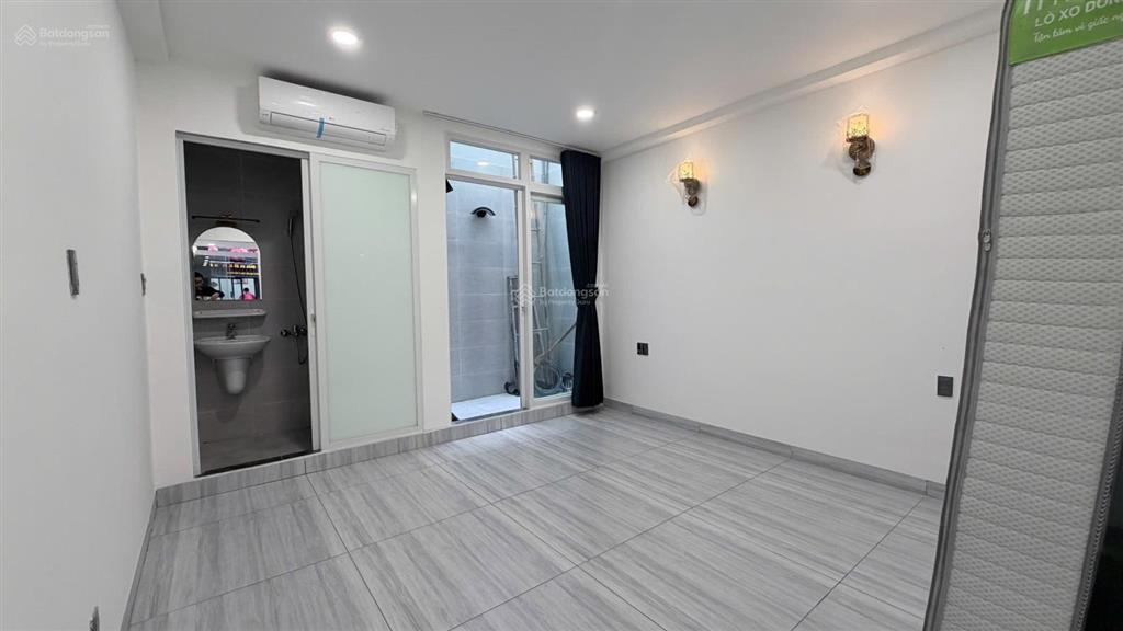 Nhà 5 tầng hxh 8m nguyễn thị minh khai (4x13m)  chỉ 15 tỷ  dòng tiền 50tr/tháng