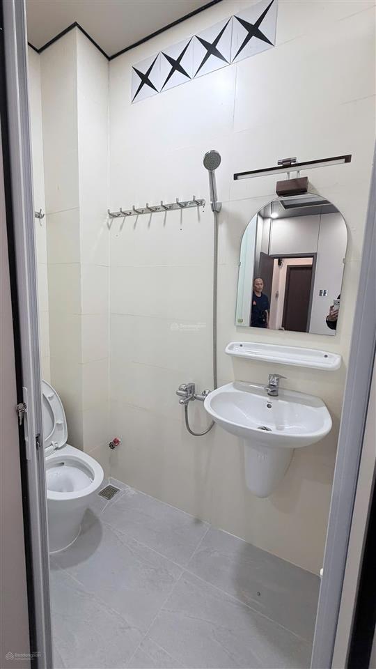 Nhà 5 tầng hxh 8m nguyễn thị minh khai (4x13m)  chỉ 15 tỷ  dòng tiền 50tr/tháng