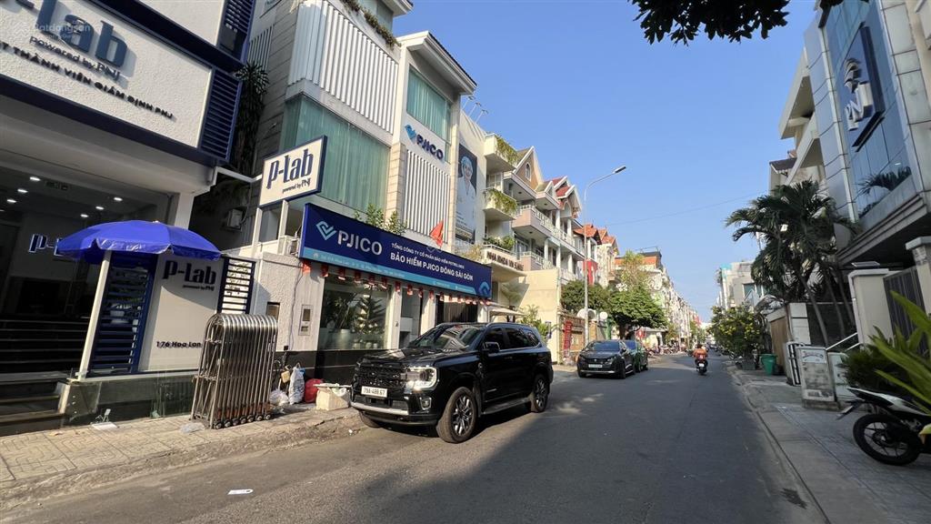Bán nhà mt phan xích long  hoa lan, (8x18m) giá chỉ 50 tỷ