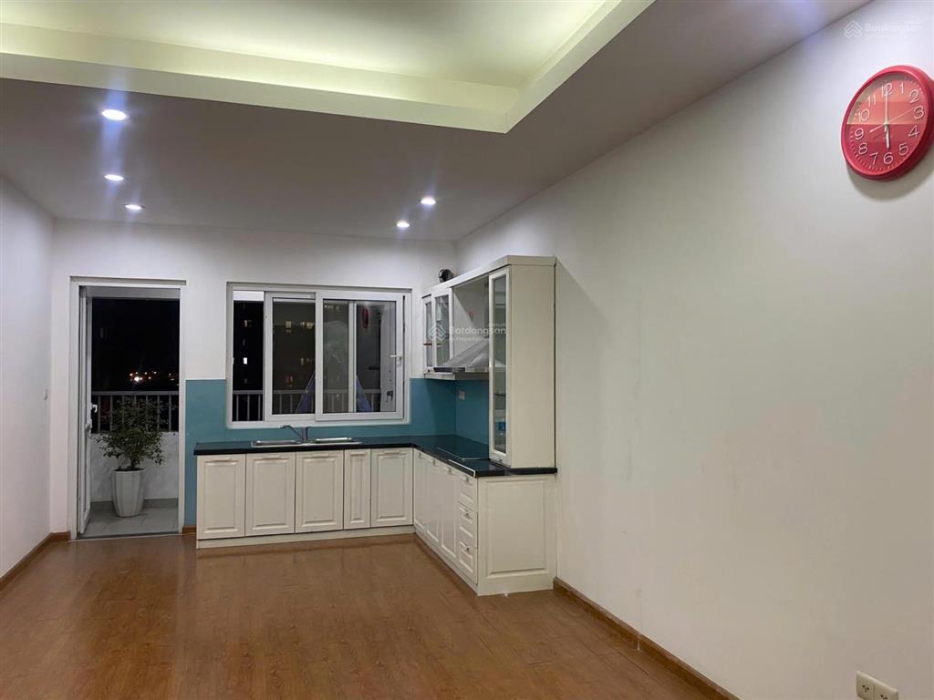 Gia đình bán căn 2 ngủ 2 vệ sinh ct17 green house kđt việt hưng. 78m2. giá 4 tỷ (có thương lượng)