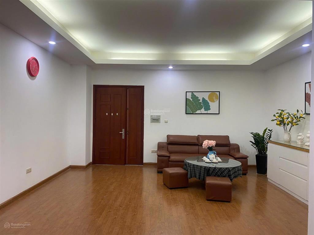 Gia đình bán căn 2 ngủ 2 vệ sinh ct17 green house kđt việt hưng. 78m2. giá 4 tỷ (có thương lượng)