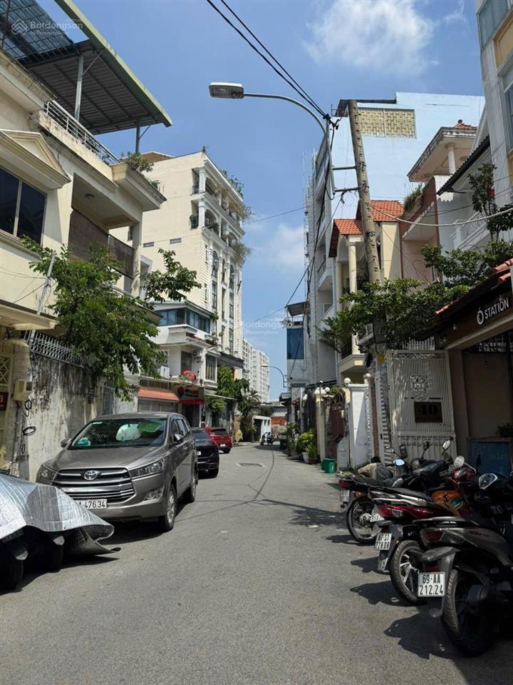Bán nhà 2 mặt tiền cộng hoà,quận tân bình gần etown, khu k300 (dt 5.5x38m) tiện kinh doanh.