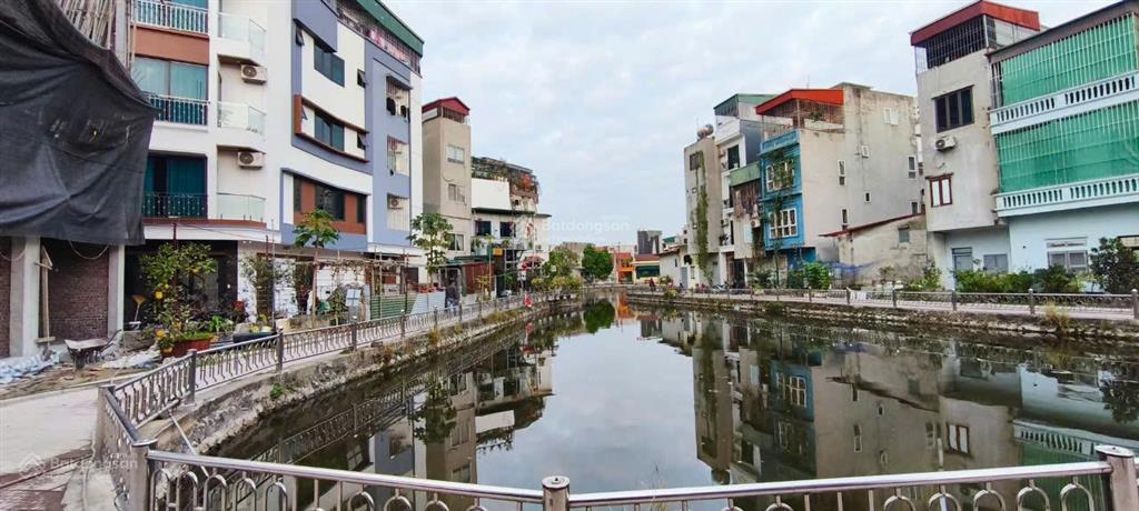 Chỉ 6 tỷ có ngay lô góc 5t dt 38m2 full nội thất khách mua chỉ việc về ở nhà ngay cạnh hồ mát mẻ