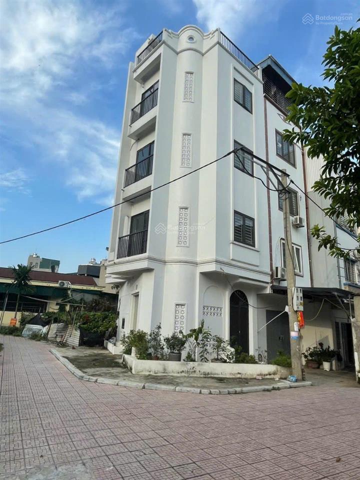 Chỉ 6 tỷ có ngay lô góc 5t dt 38m2 full nội thất khách mua chỉ việc về ở nhà ngay cạnh hồ mát mẻ