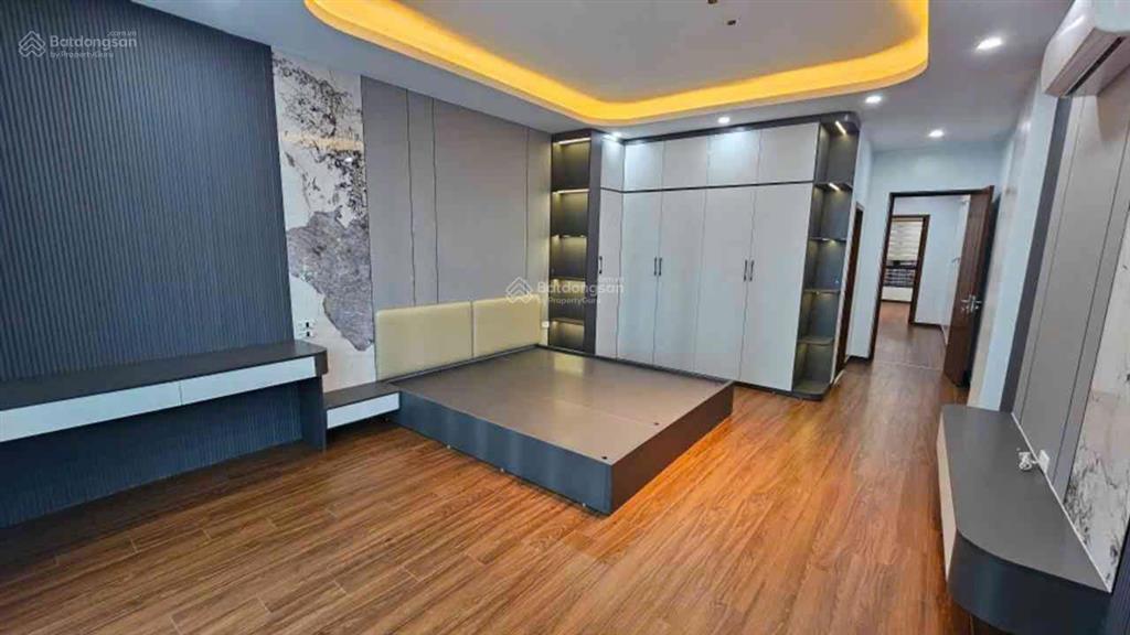 Siêu phẩm văn phú 5 tầng thang máy sân vườn trước sau