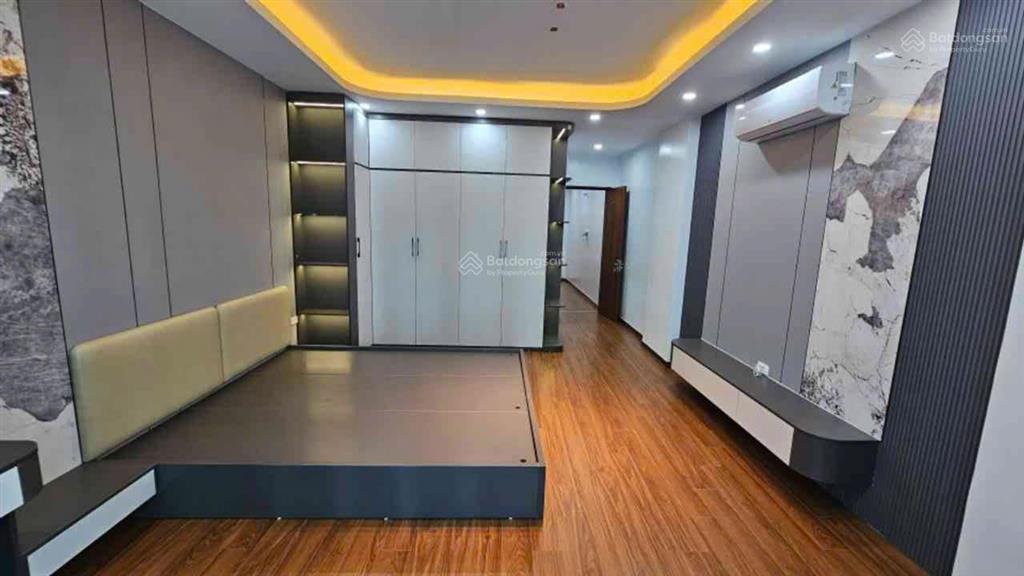 Siêu phẩm văn phú 5 tầng thang máy sân vườn trước sau