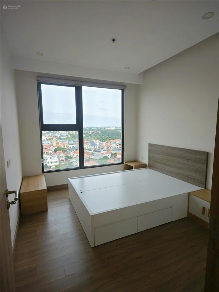 Bán căn 3pn tầng trung skyoasis, dt 83m2 giá 5,850 tỷ bao phí sang sổ đỏ.