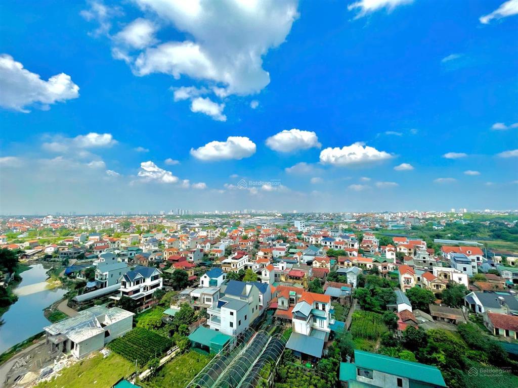 Bán căn 3pn tầng trung skyoasis, dt 83m2 giá 5,850 tỷ bao phí sang sổ đỏ.