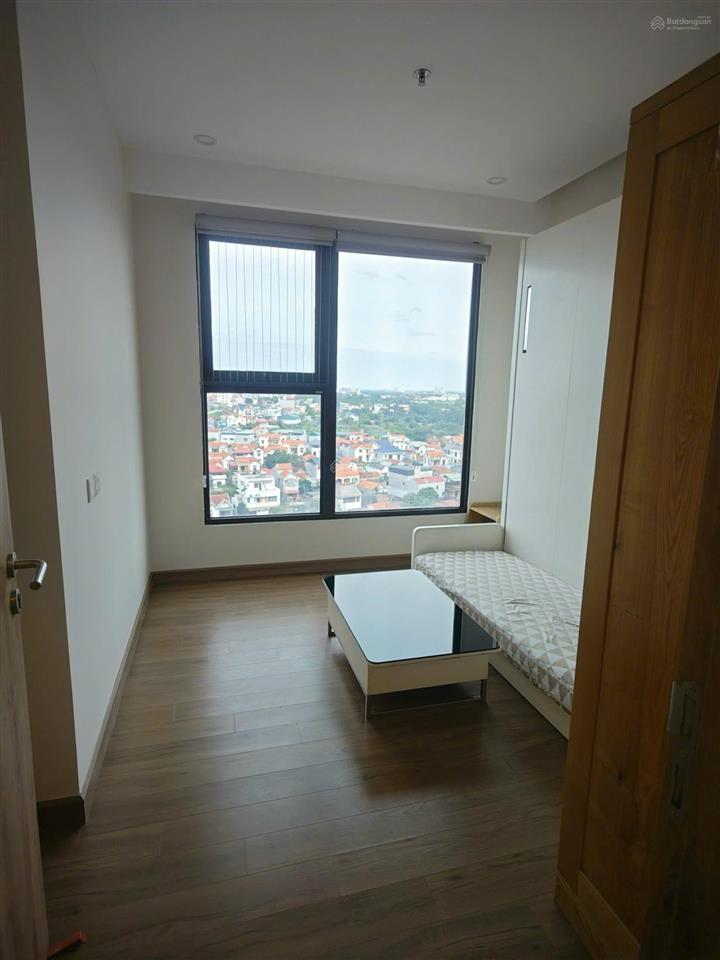 Bán căn 3pn tầng trung skyoasis, dt 83m2 giá 5,850 tỷ bao phí sang sổ đỏ.