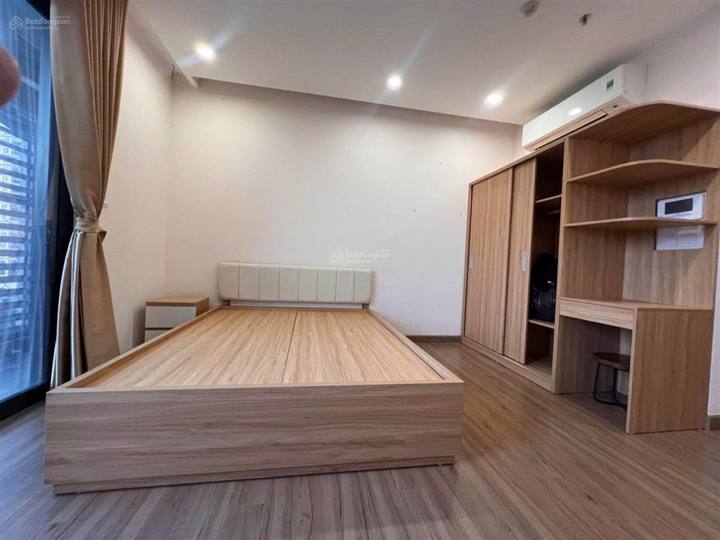 Chào bán studio skyoasis ecopark giá 2,45 tỷ bao phí sang sổ.  0328 920 *** nhé ạ