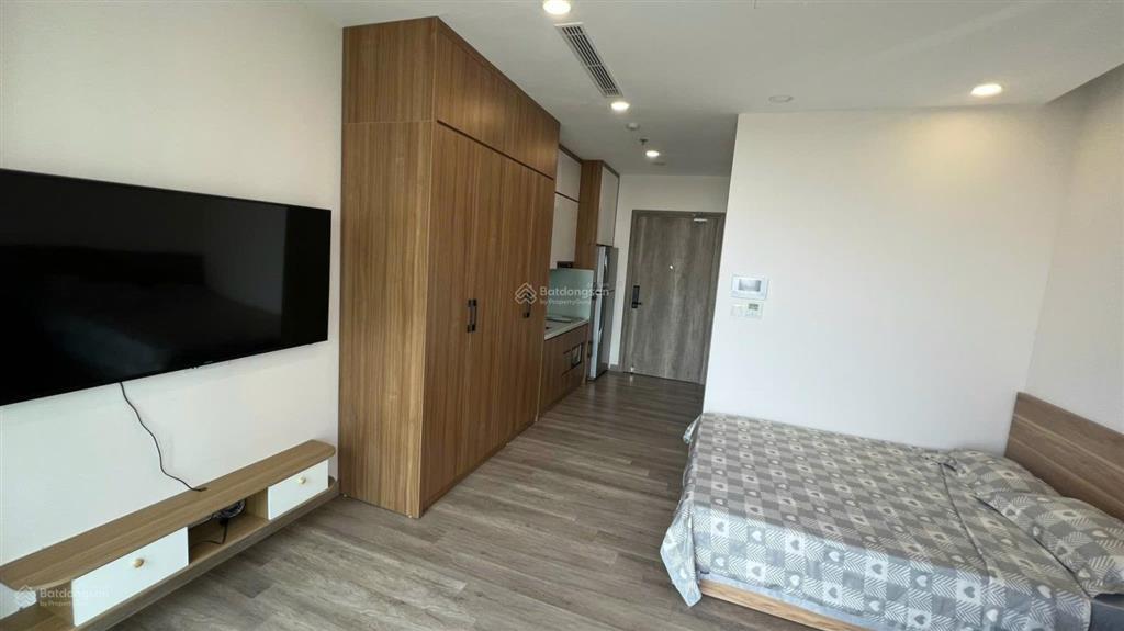 Cho thuê ch studio tòa sol forest, giá 5,5tr/tháng, hướng mát, đầy đủ nội thất