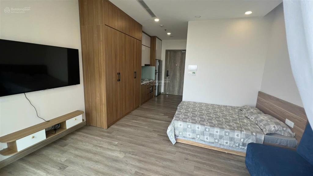 Cho thuê ch studio tòa sol forest, giá 5,5tr/tháng, hướng mát, đầy đủ nội thất