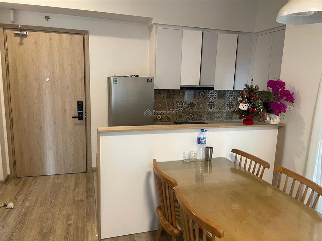 Bán căn 2 ngủ ban công rộng bên lake, 63m2 giá 3,820 tỷ bao phí.  0328 920 ***