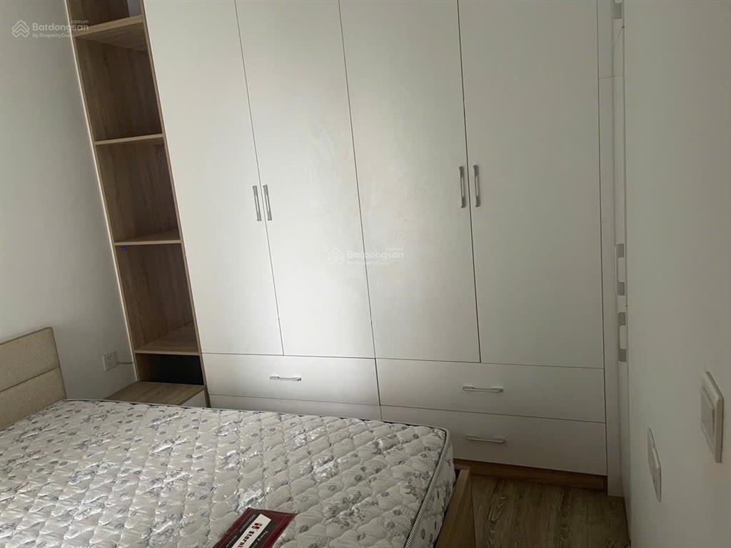 Bán căn 2 ngủ ban công rộng bên lake, 63m2 giá 3,820 tỷ bao phí.  0328 920 ***