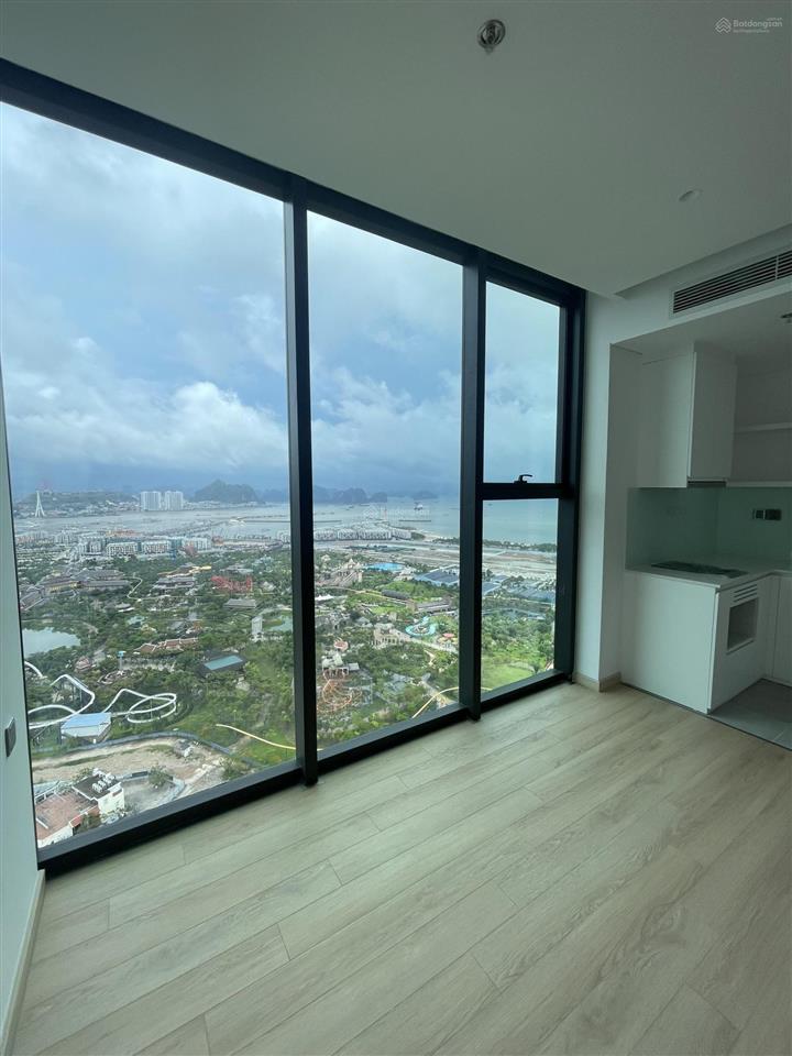 Cắt lỗ giá 3 tỷ3 căn 2pn2wc the holiday hạ long trung tâm du lịch bãi cháy cách biển 100m.