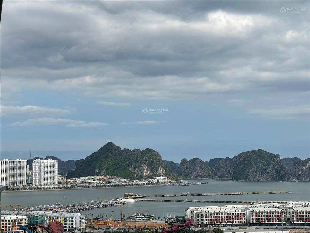 Cắt lỗ 400tr căn hộ chung cư view biển, view pháo hoa cần bán gấp.