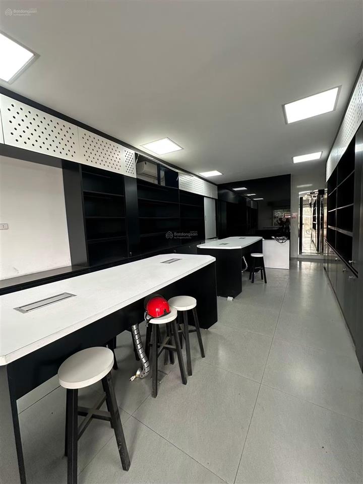 Mặt phố miếu đầm  25 tỷ  không quy hoạch  hiện đang cho thuê văn phòng.
