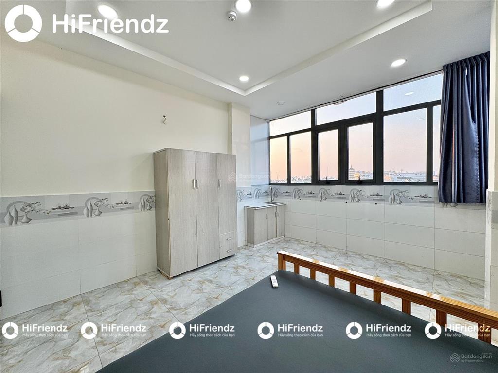 Studio cửa sổ trời gần emart phan huy ích