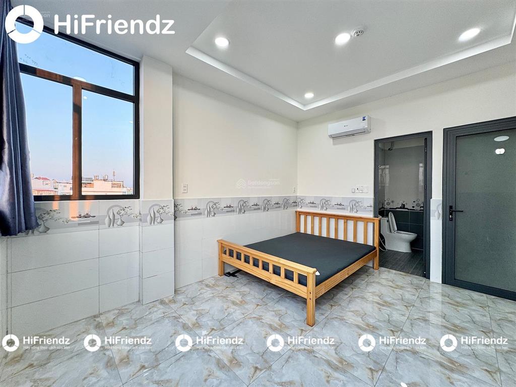 Studio cửa sổ trời gần emart phan huy ích
