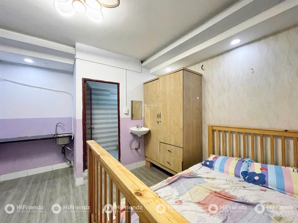Studio đi bộ qua đại học văn lang cs3