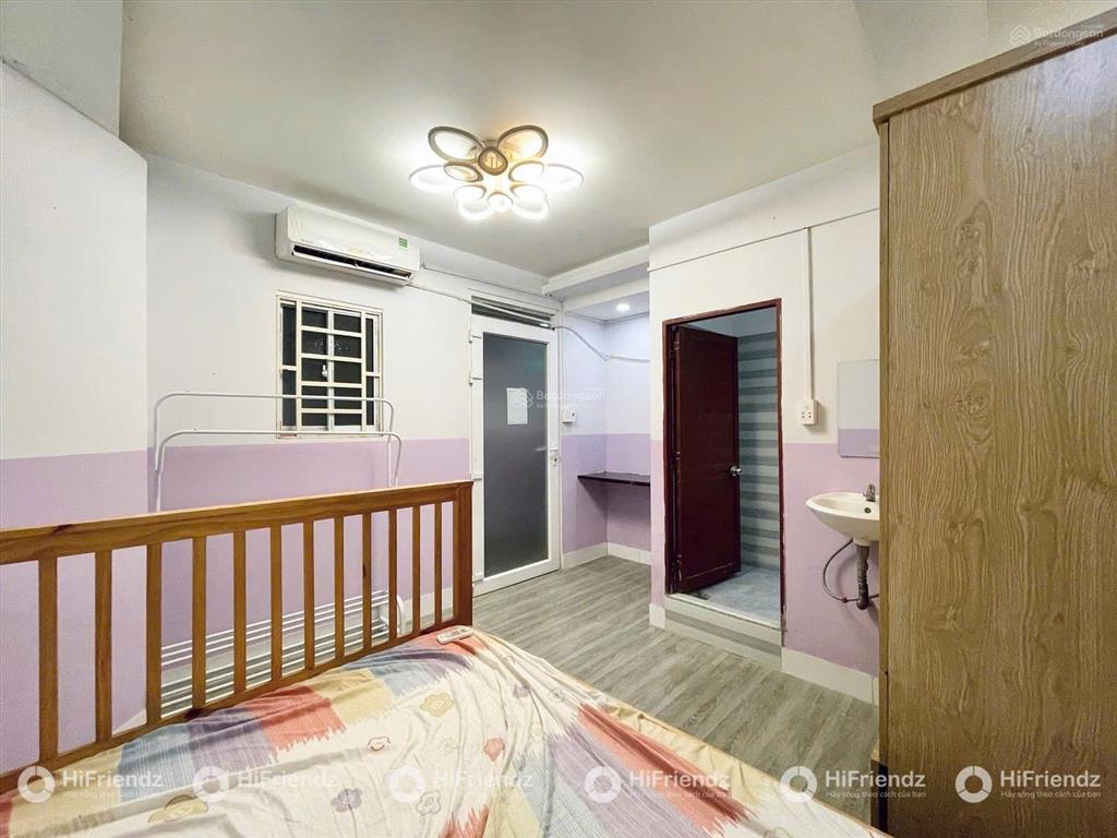 Studio đi bộ qua đại học văn lang cs3