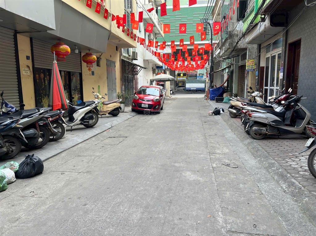 Quangtrung hà đông  nhà dân xây  oto  2 thoáng  20m ra ga tàu điện  pháp lý cc.