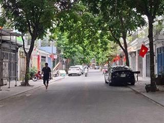 Siê.u phẩm kđt vănphú kinh doanh đỉn.h gần cột đồng hồ.diện tích 70m mặt tiền 4.5m.