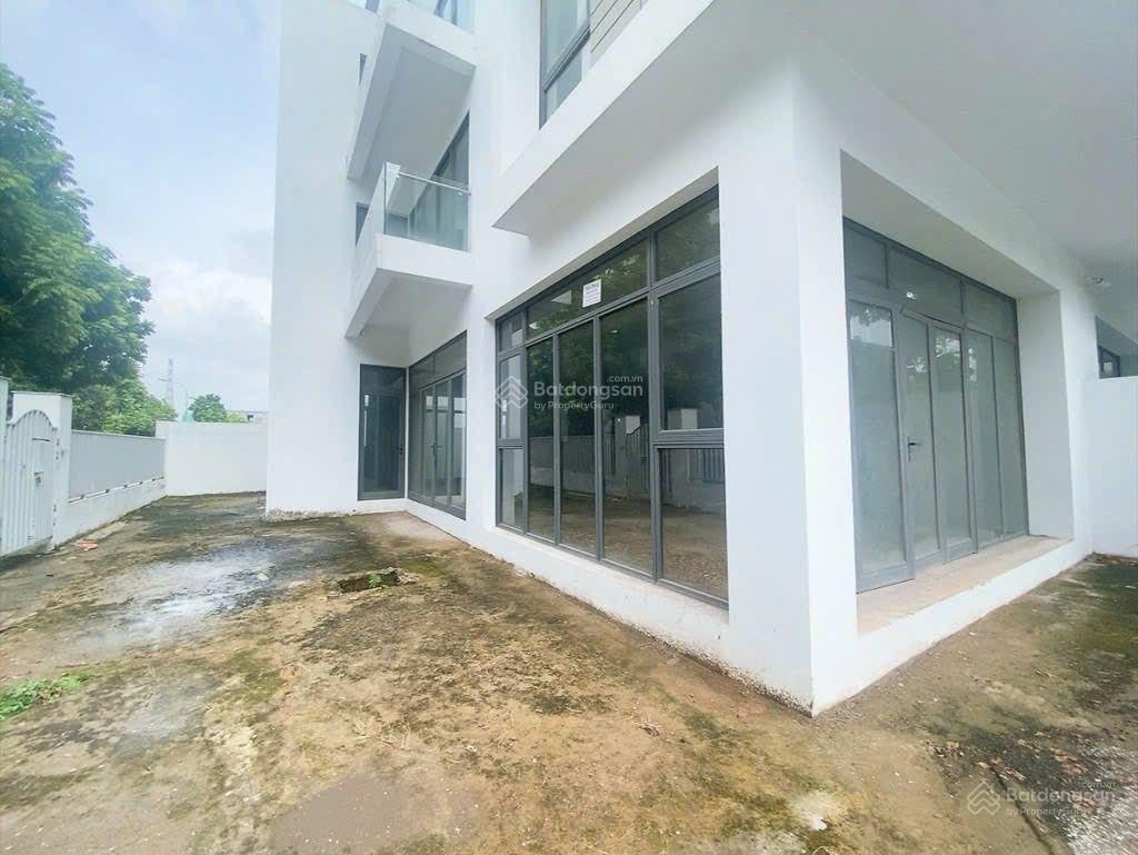 Sở hữu biệt thự có 102 căn góc giá đầu tư .225m2, vị trí kunh doanh, cạnh công viên