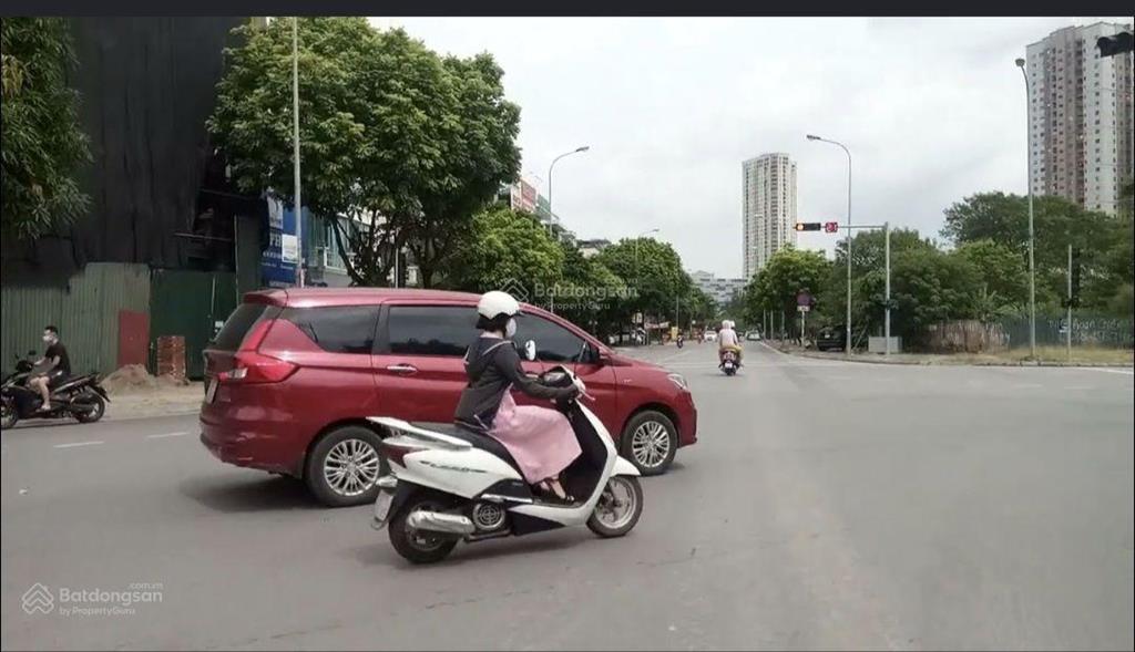 Kđt văn phú  mặt phố  view công viên 365  hướng nam  chuẩn pháp lý  nội thất đẹp.
dt 90m²