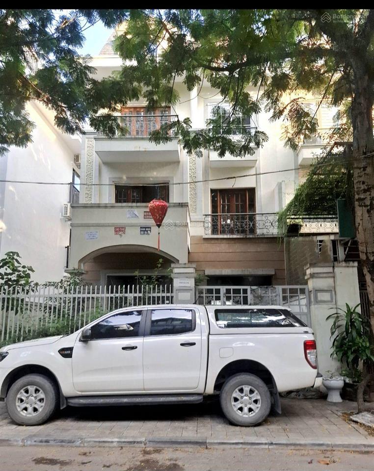 Một căn hiếm có. bt an khang kđt dương nội  198m2  chỉ 3xty  có hầm  pháp lý rõ ràng