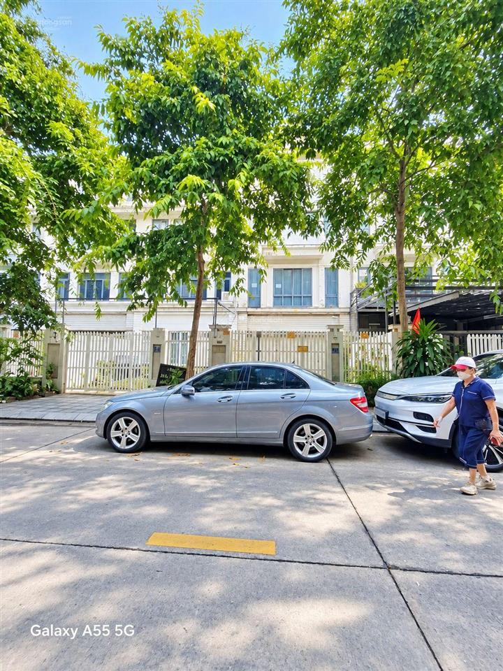 Lk dương nội  vị trí đẹp, không lỗi pt  chuẩn pháp lý  chủ cần bán. dt 144m2, 4 tầng mt 6m