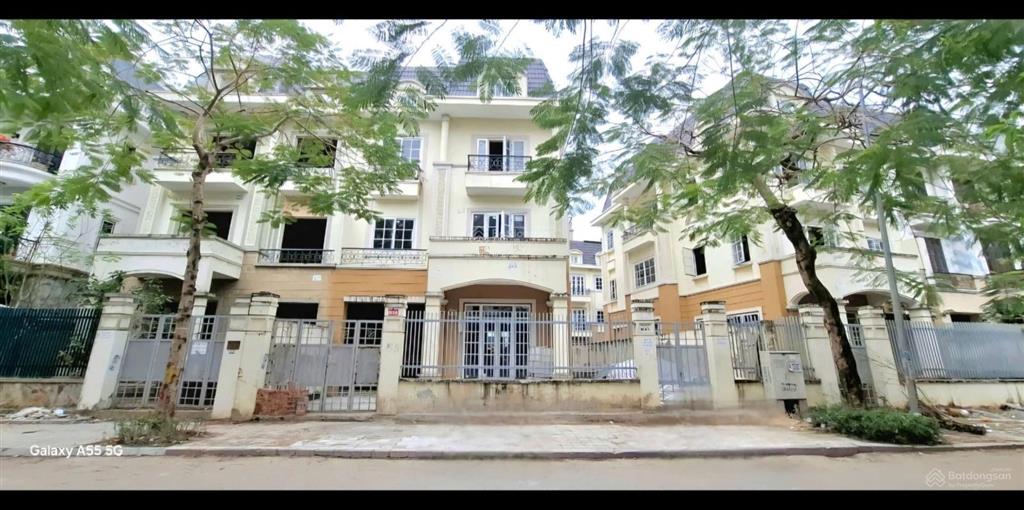 Siêu bt khu an khang villa dương nội. dt 264m2. có hầm.giá thỏa thuận. vị trí sát cv thiên văn học.