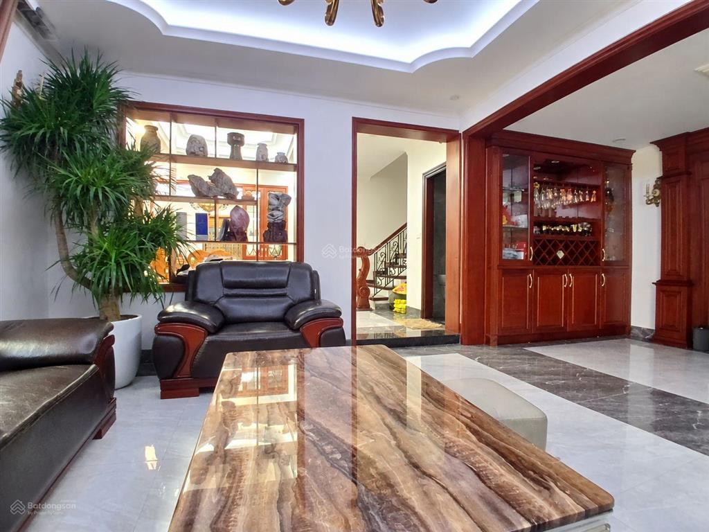 205m2. hiếm có 1 căn bt kđt văn phú  nội thất gỗ sịn  giá tốt khu vực  vị trí đắc địa