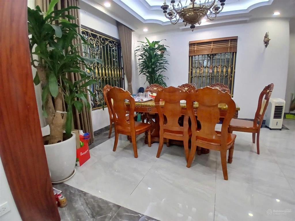 205m2. hiếm có 1 căn bt kđt văn phú  nội thất gỗ sịn  giá tốt khu vực  vị trí đắc địa