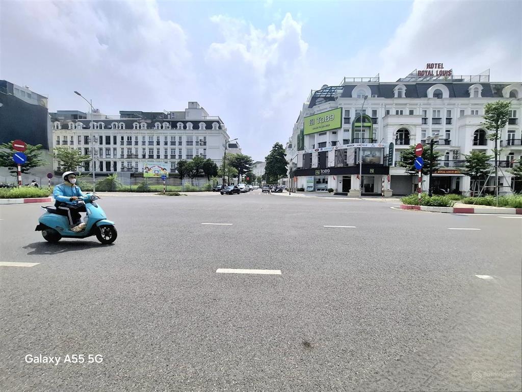 120m2. louis đại mỗ  mặt phố lê quang đạo  đường 40m  nhà hoàn thiện thang máy  chuẩn pháp lý.