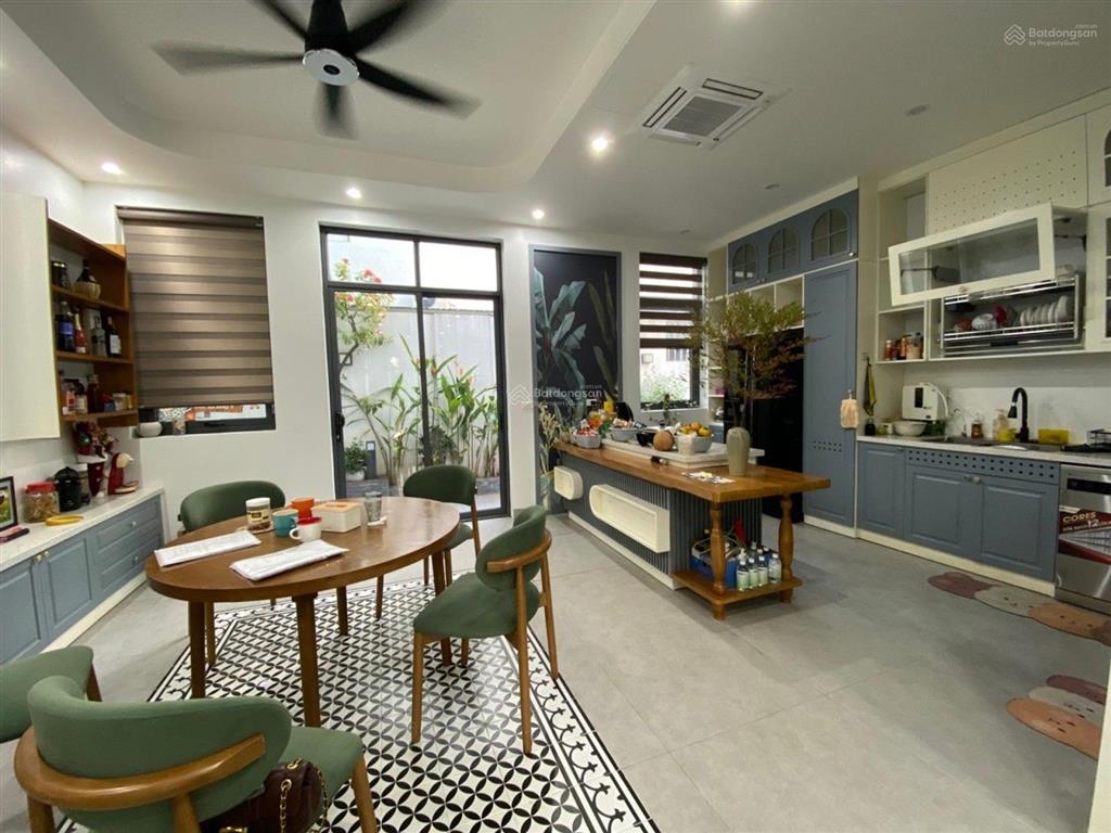Dương nội  chủ cần bán biệt thự 4 tầng, thiết kế hiện đại, 3 thoáng vĩnh viễn, nội thất xịn. 200m2