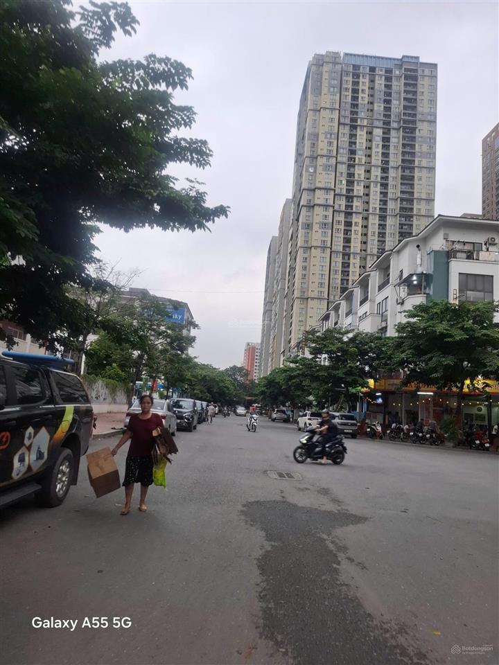 151m2. mt 7m. hoàng thành villas mỗ lao siêu phẩm kinh doanh thang máy thông sàn