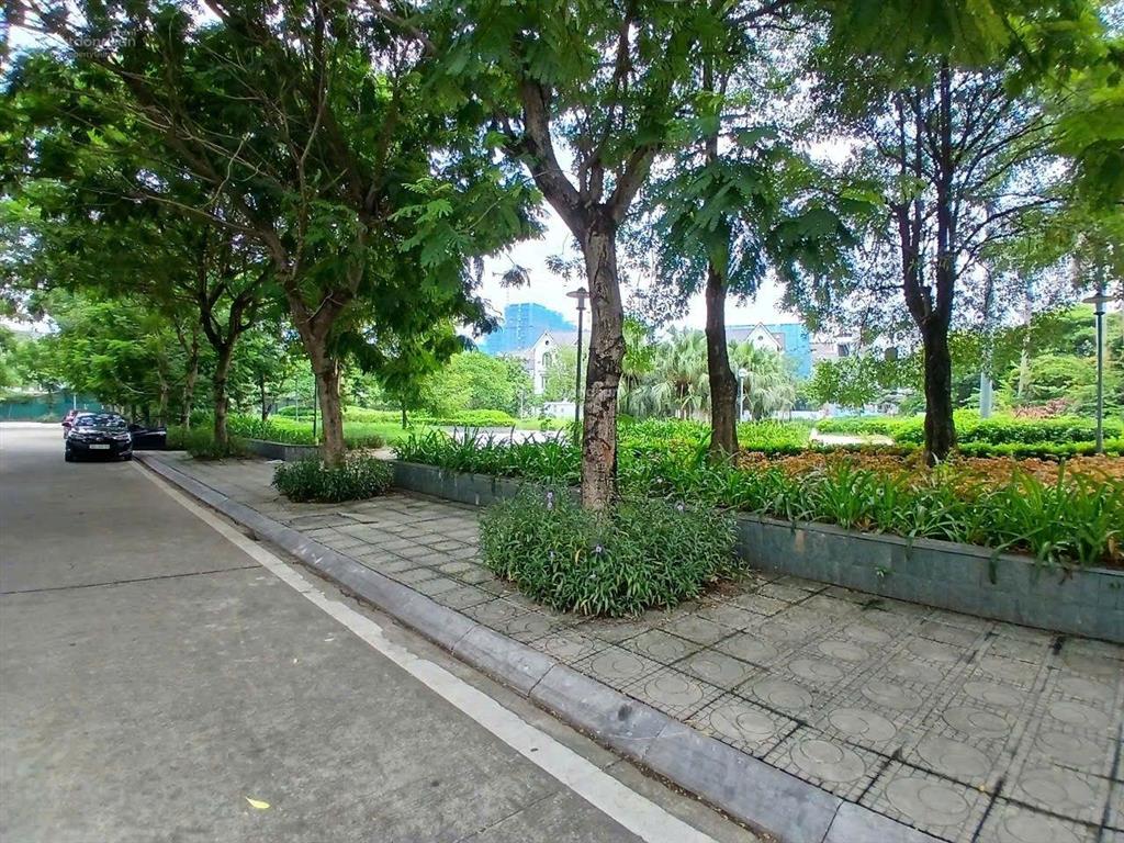 Bt geleximco lô góc, view vườn hoa, 300m2, giá chỉ hơn 40 tỷ
