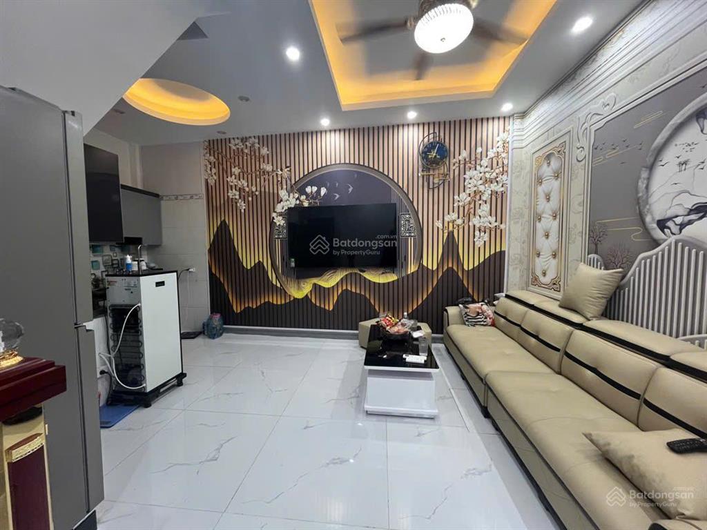 Chính chủ gửi bán gấp nhà 5 tầng xây mới ngay cuối bà triệu  ngã 5 hà trì giá 6 tỷ