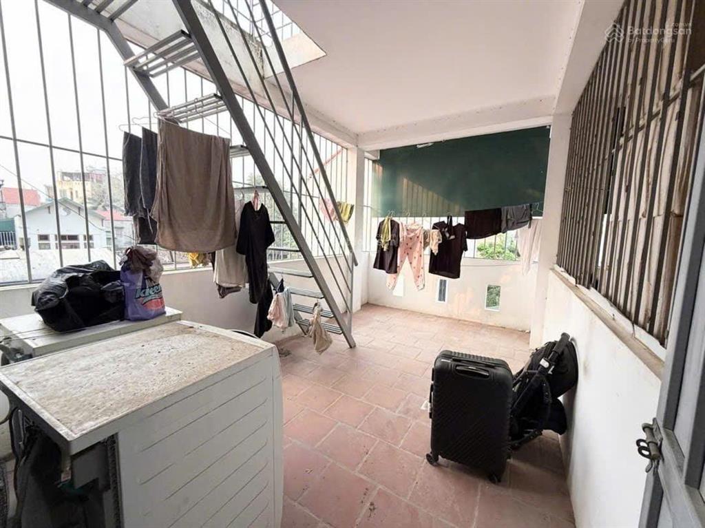 Bán gấp nhà 4 tầng dân xây 35m2 gần trường đh phenika 10m ra ô tô, giá chỉ 5 tỷ