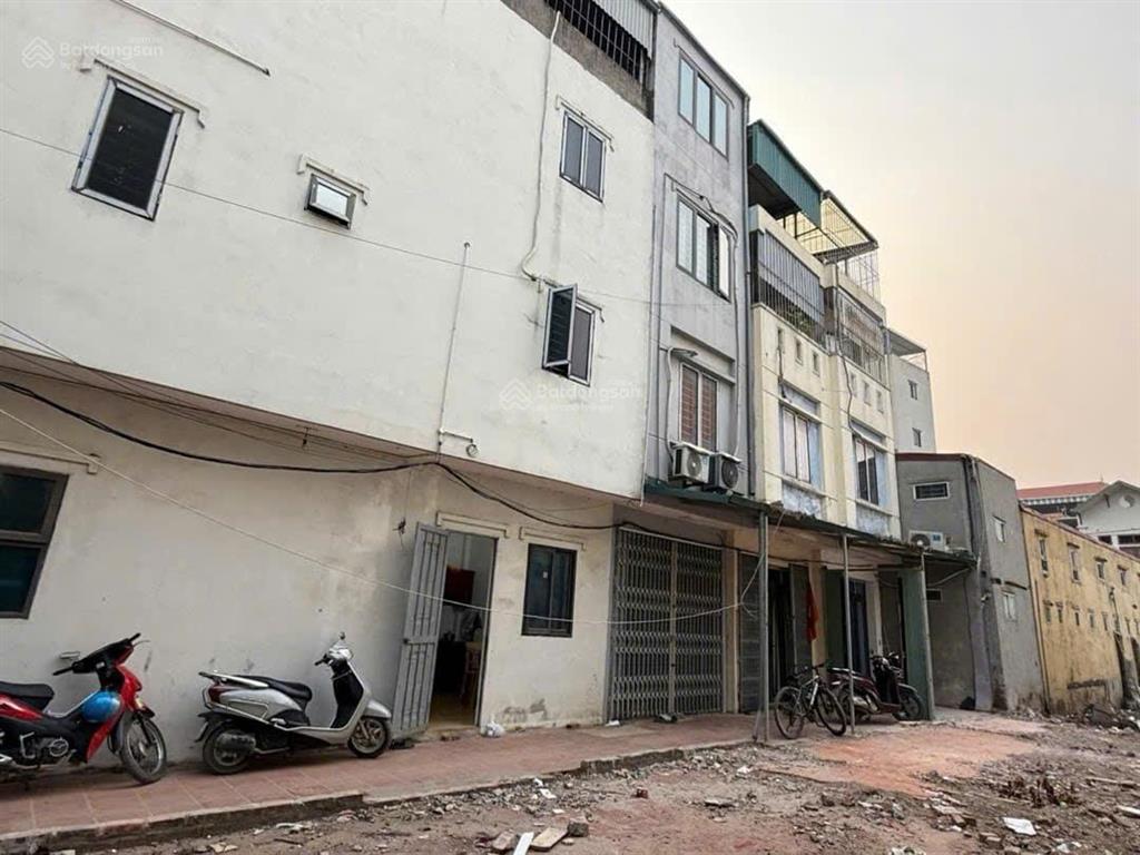 Bán gấp nhà 4 tầng dân xây 35m2 gần trường đh phenika 10m ra ô tô, giá chỉ 5 tỷ