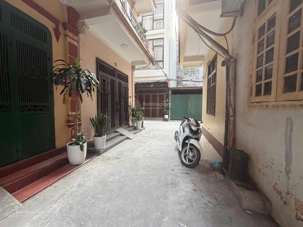 Bán nhà phân lô bàn cờ ngõ ô tô thông ngay trục chính vạn phúc 40m2 4t dân xây giá chỉ nhỉnh 10 tỷ
