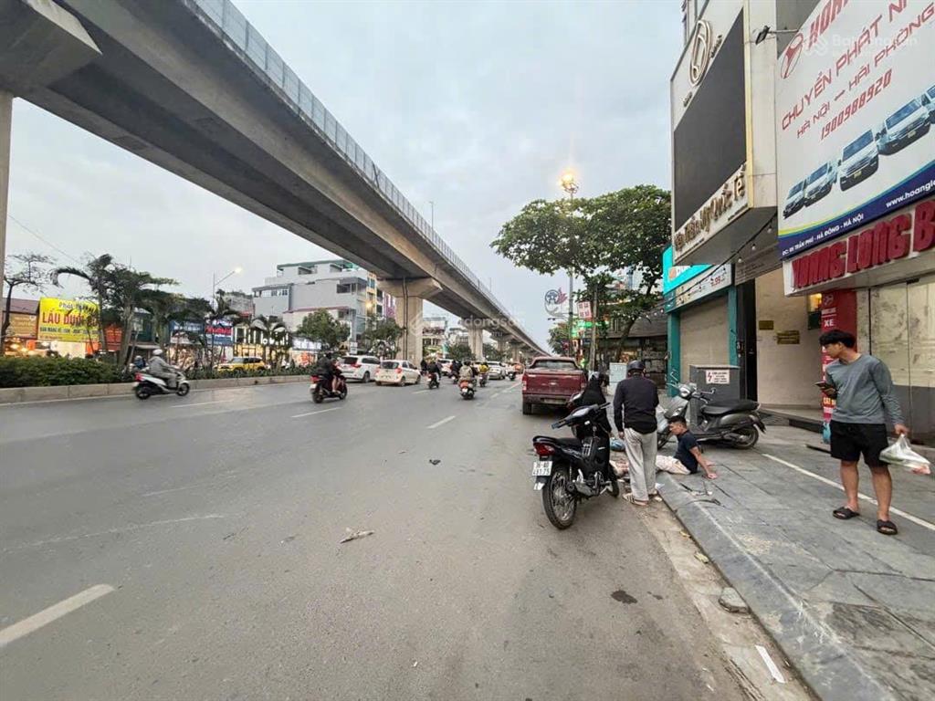 Cực hiếm !!! bán nhà 30m2 ngay trần phú  văn quán 2 mặt ngõ ô tô giá chỉ 7.5 tỷ
