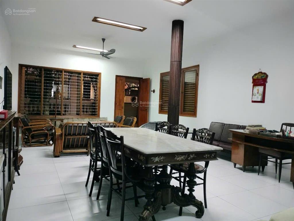 Bán gấp góc 2 đường nguyễn trãi q5. hđt 160tr. dt13x20m. cn 240m2. ctxd hầm 7 tầng. giá 70 tỷ