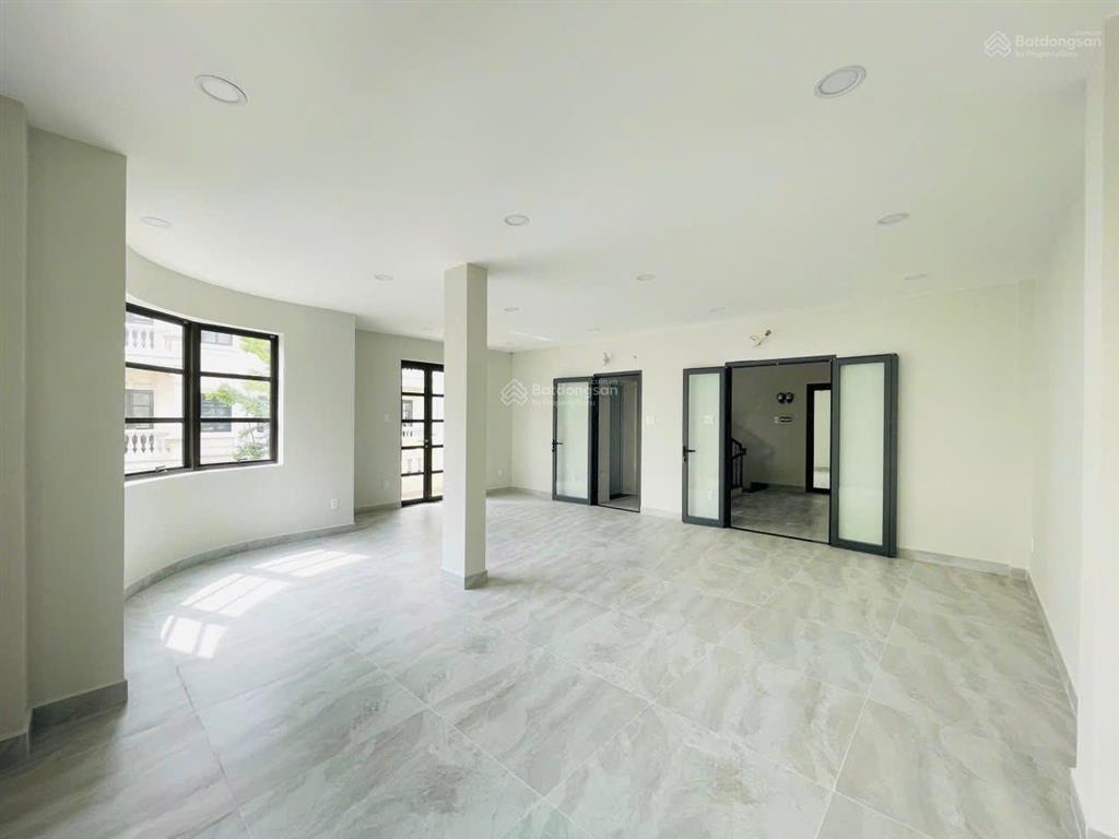 Siêu vị trí 2mt lê thánh tôn.p.bến thành.q.1. dt8,4x19m.cn160m2. 7 tầng.hdt600tr. giá 140 tỷ