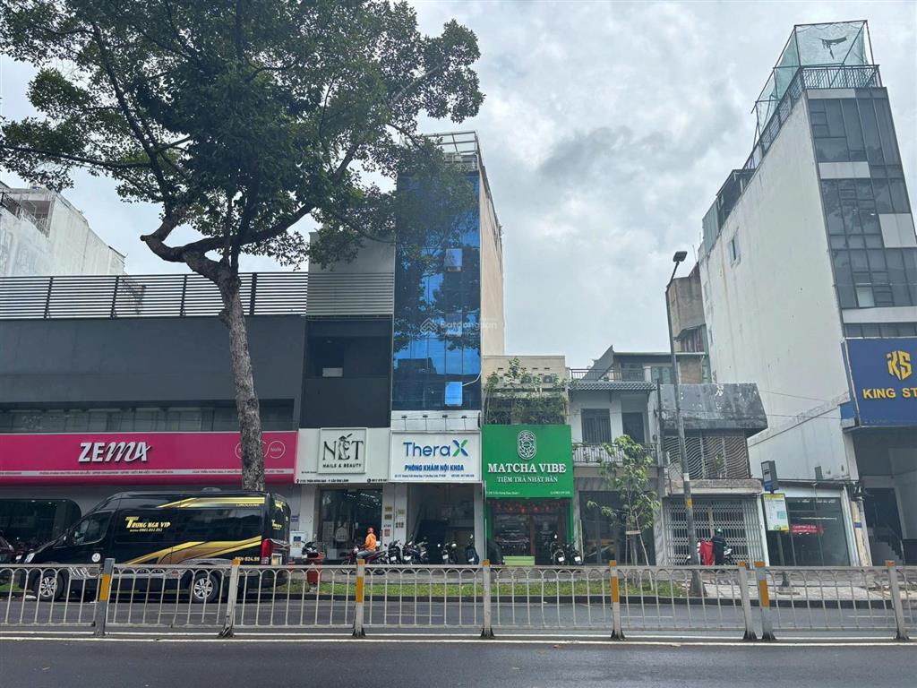 Ngang lớn 12x22m mặt tiền trần hưng đạo.p.nguyễn cư trinhq.1.cn230m2. kc 6 tầng. giá 120 tỷ
