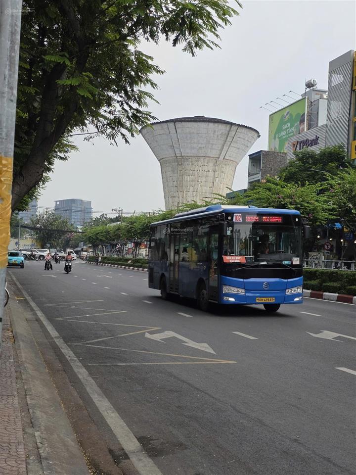 Chia tài sản bán mt nguyễn duy dương, p.4, q.10. dt 6x22m. cn 135m2. 7 tầng thang máy. giá 42 tỷ