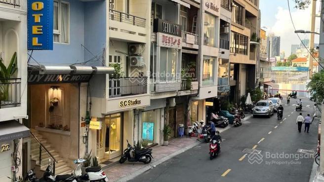 Bán nhà mt chợ bến thành quận 1. dt 4.1x15m. cn 60m2. 5 tầng. giá 35 tỷ